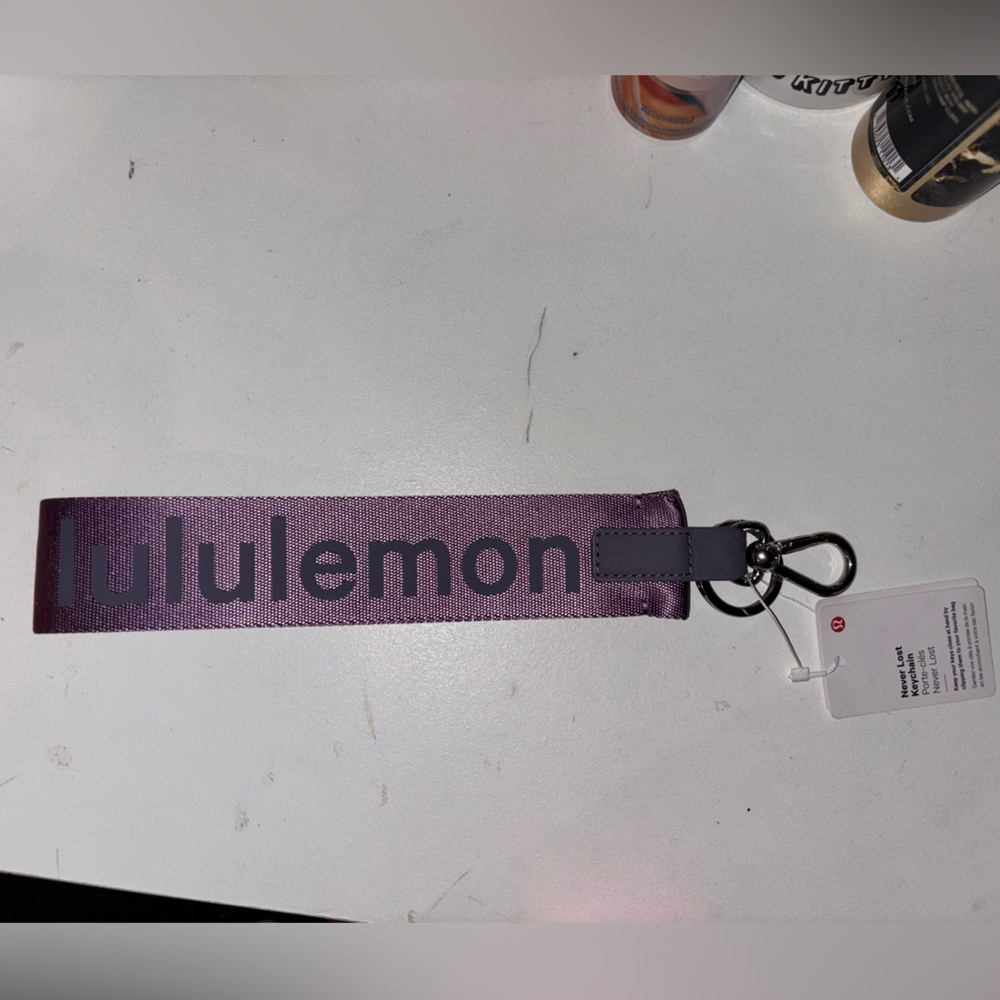 NWT LULULEMON KEYCHAIN